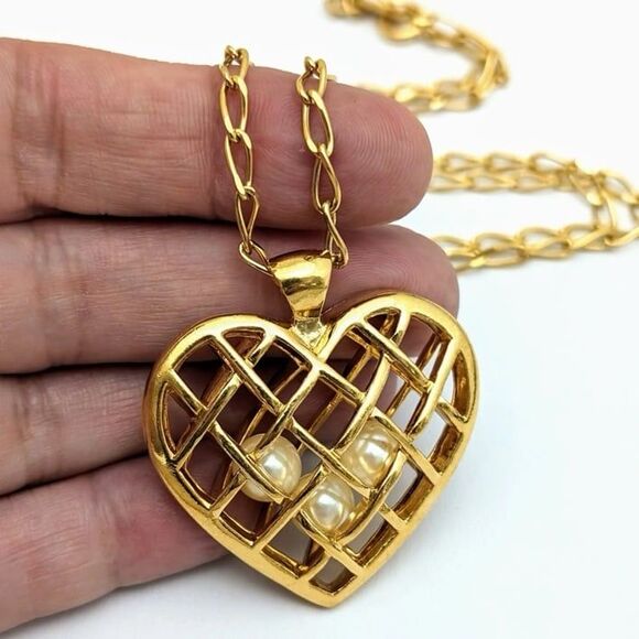 Avon Jewelry Vintage Avon Gold Caged Heart Pendant Necklace Pearls
